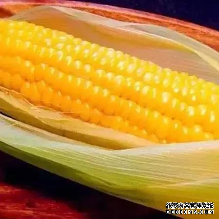 煮它们时可以不要剥皮,有意想不到的收获哦!