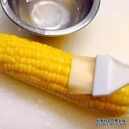 煮它们时可以不要剥皮,有意想不到的收获哦!