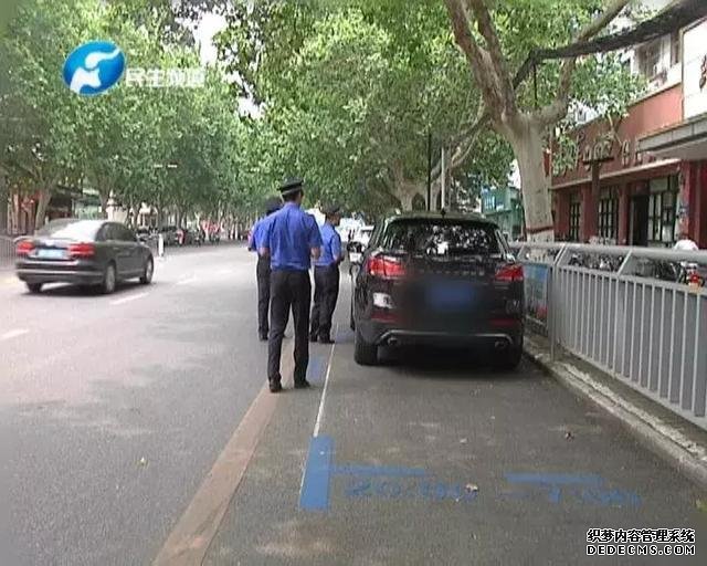 车主必看!郑州划蓝、白、黄三色停车位,不想被罚就这么做……